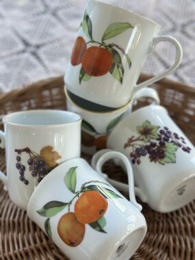 3 Royal Worcester Evesham 10 oz Mug Set Gold Trim England Fruit China